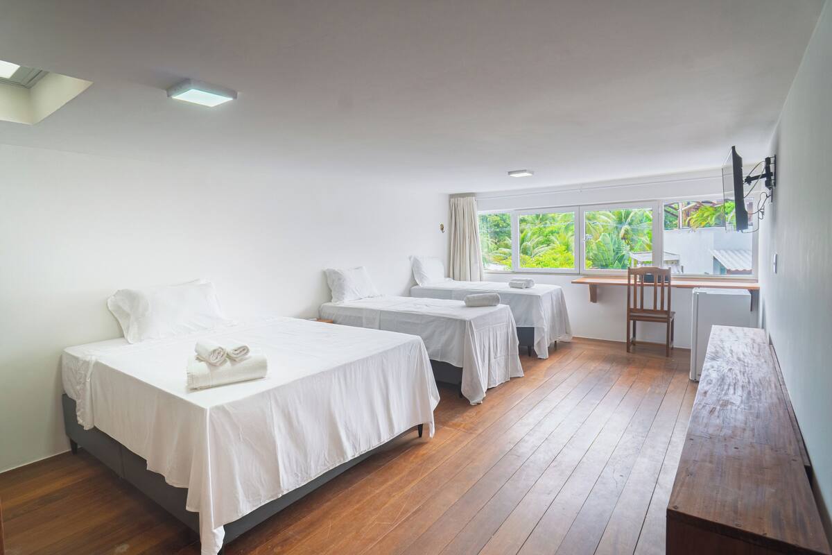 Quadruple Room | 1 bedroom, minibar, blackout drapes, soundproofing