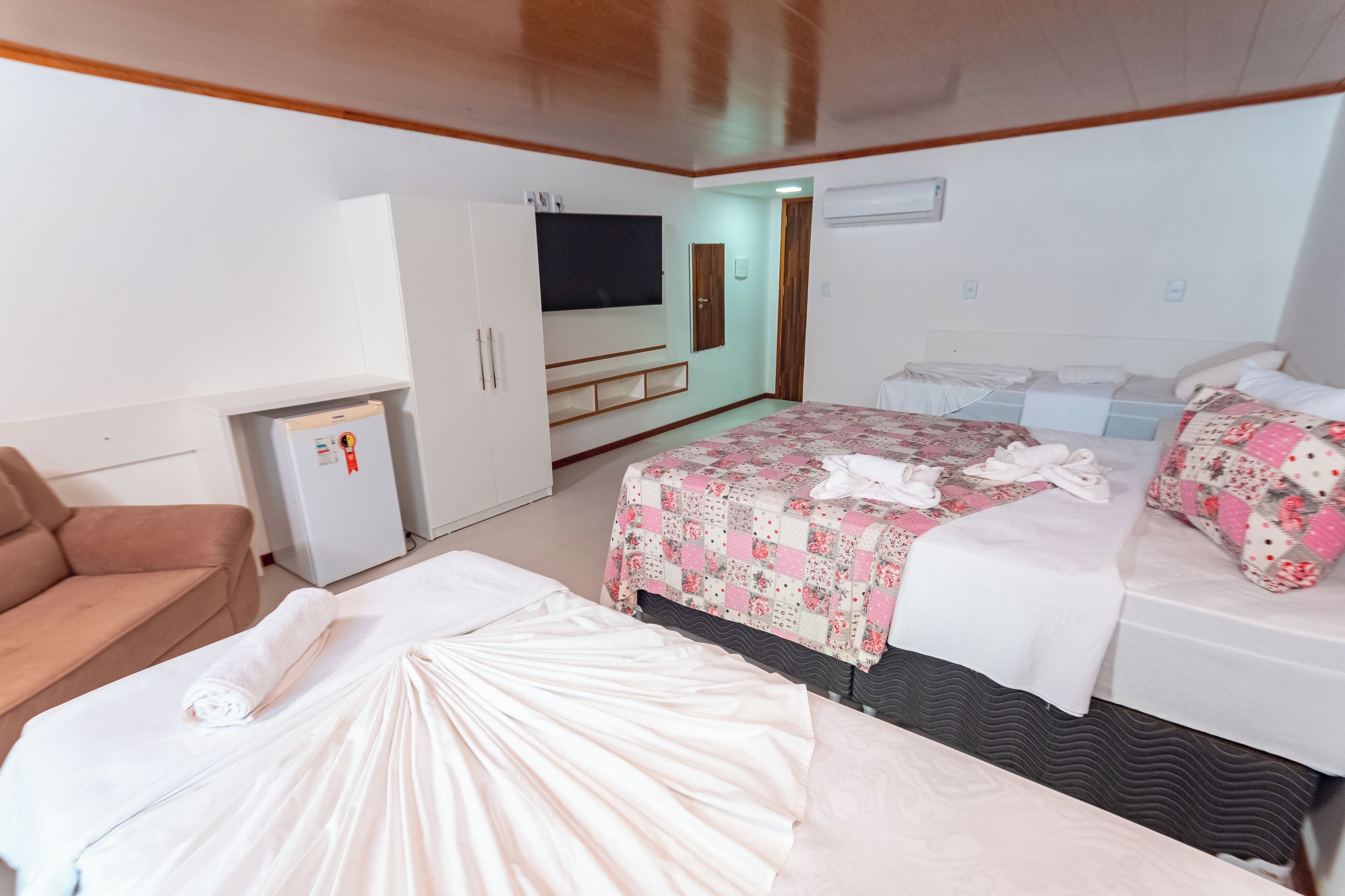 Quadruple Room | 1 bedroom, minibar, blackout drapes, soundproofing