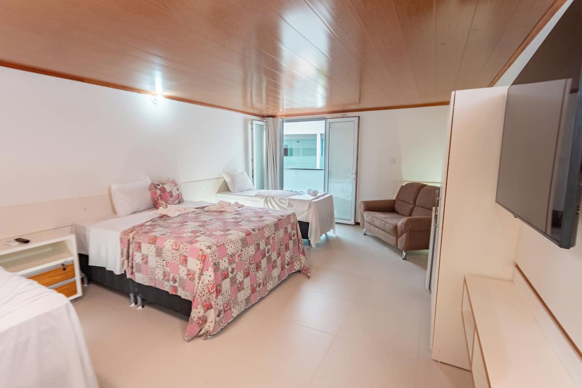 1 bedroom, minibar, blackout drapes, soundproofing