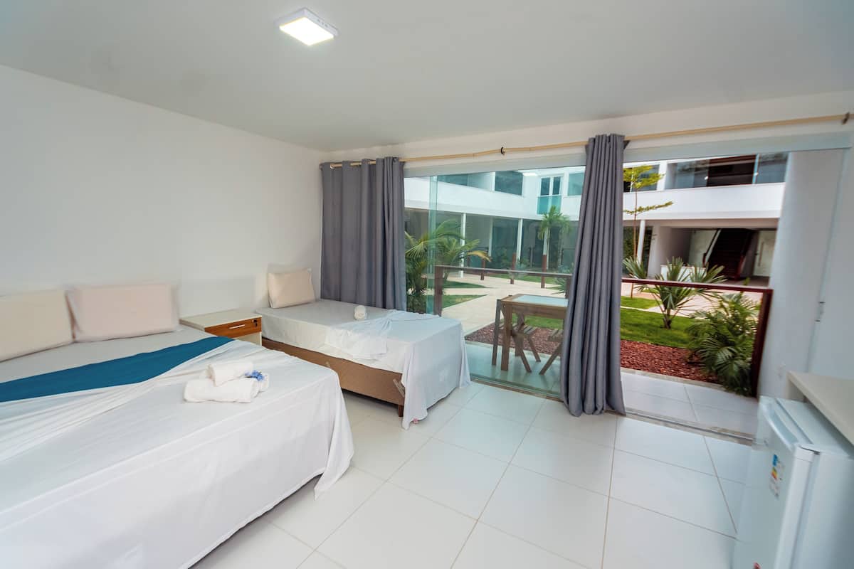Superior Room | 1 bedroom, minibar, blackout drapes, soundproofing
