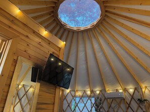 Interior - Cozy Yurt in Nantahala - Half mile from Nantahala wedding venue-No Cleaning Fee (Topton)