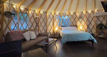 Cozy Yurt in Nantahala - Half mile from Nantahala wedding venue-No Cleaning Fee