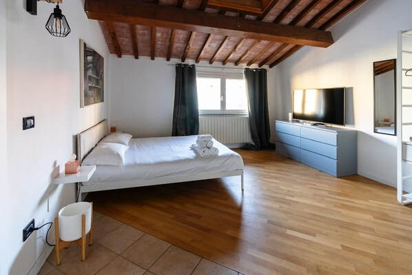 1 bedroom, WiFi, bed sheets