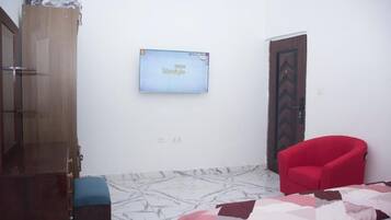 3 chambres, fer et planche Ă repasser, Wi-Fi, draps fournis