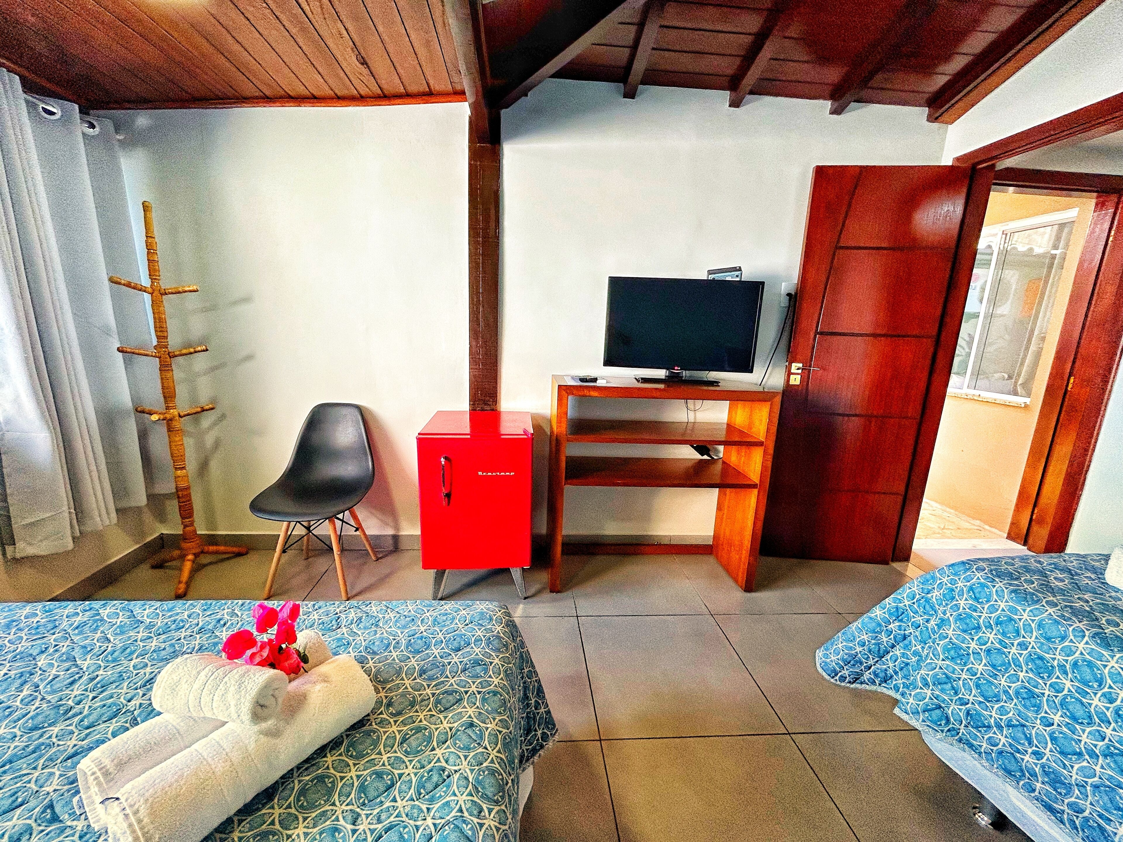 Superior Chalet, 2 Bedrooms, Partial Sea View | Hypo-allergenic bedding, individually decorated, individually furnished