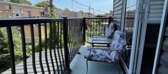 Full apartment, quick access with 40 Highway and 15 Highway. Free Parking