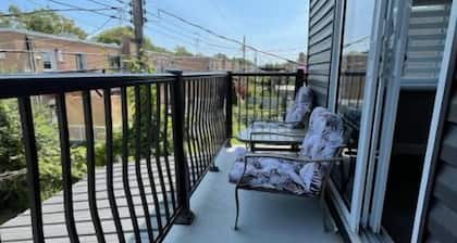 Full apartment, quick access with 40 Highway and 15 Highway. Free Parking