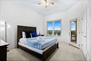 House, Multiple Beds, Pool Access, Mountain View | 4 bedrooms, individually decorated, individually furnished, desk - Hillside Infinity Pool Retreat (Austin)