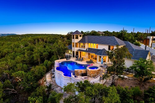 Hillside Infinity Pool Retreat