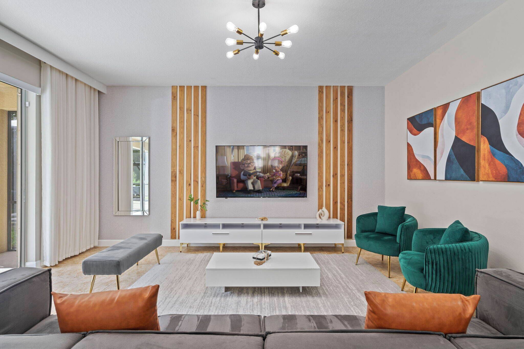 Een televisie en een tafeltennistafel