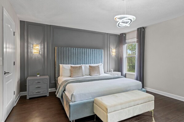 6 chambres, fer et planche à repasser, lit de bébé portatif, Wi-Fi