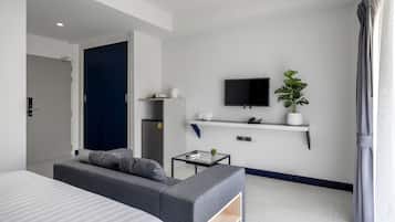 Deluxe Double Room | In-room safe, desk, laptop workspace, free WiFi
