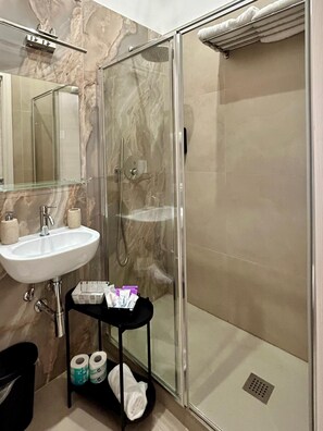 Double Room | Bathroom - Folklore B&B (Naples)