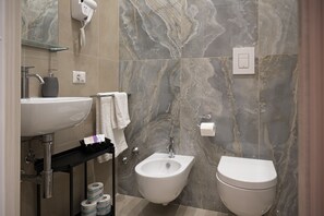 4 人部屋 | バスルーム