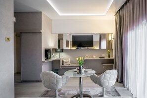 Dobbelt- eller tomannsrom – superior, fjellutsikt | Italienske Frette-laken og sengetøy av topp kvalitet