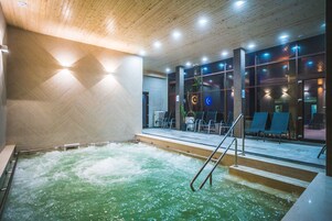 Sauna, steam room, massages