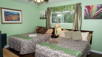Family Quadruple Room | Individually decorated, individually furnished, laptop workspace