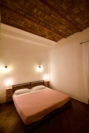 2 Schlafzimmer, Zimmersafe, Bügeleisen/Bügelbrett, Reisekinderbett