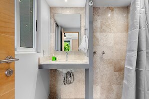 Comfort-Suite | Badezimmer | Kostenlose Toilettenartikel
