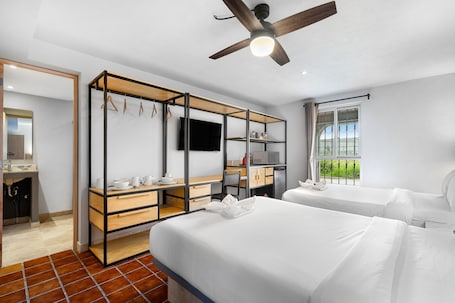 Deluxe Suite | 1 bedroom, Egyptian cotton sheets, premium bedding, down comforters