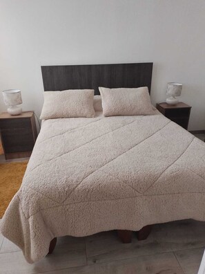 2 Schlafzimmer, Bügeleisen/Bügelbrett, WLAN, Bettwäsche