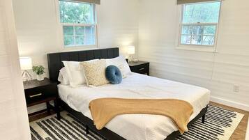 3 bedrooms, desk, iron/ironing board, travel crib