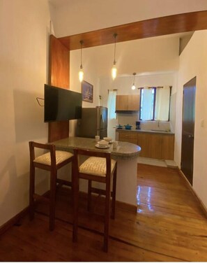 Family Suite, 1 Bedroom, Non Smoking, Kitchen | Living area