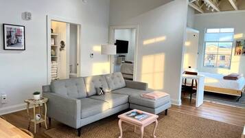 2 habitaciones, tabla de planchar con plancha, wifi y ropa de cama