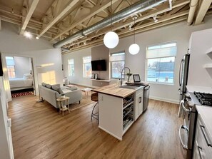 Fridge, microwave, oven, stovetop - The Quarters | Suite 4 (Grafton)