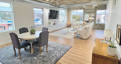 The Quarters | Suite 2