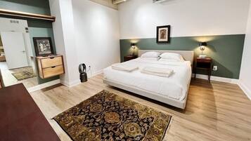 2 habitaciones, tabla de planchar con plancha, wifi y ropa de cama