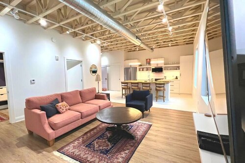 The Quarters | Suite 3