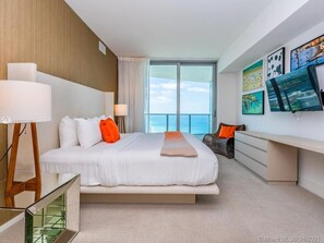 1 bedroom, iron/ironing board, WiFi, bed sheets - 5 Stars LYFE , 25th floor 1bedroom on Beach with Ocean view (hollywood)