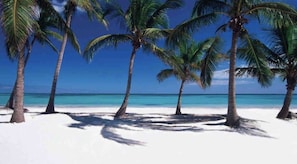 Beach towels - Cozy Retreat, 5 minutes to Juanillo Beach at Marina Cap Cana! (Punta Cana)