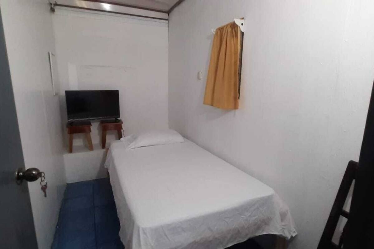 Basic Single Room | WiFi (free)