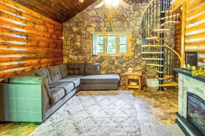 Books - Secluded Cabin w/ On-Site Creek + Trails! (Fallentimber)