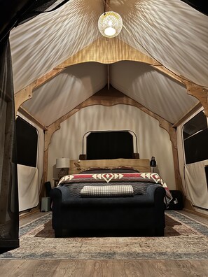 1 多间卧室、客房内保险箱、床单