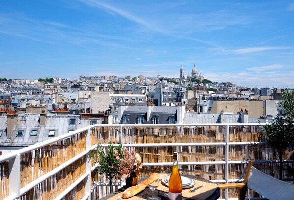 Outdoor dining - Appartement Romantique Montmartre & Pigalle (Paris)