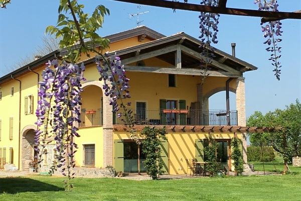 Mặt tiền nơi lưu trú