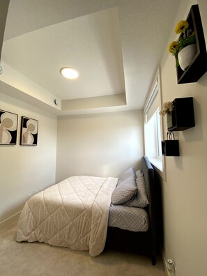 2 bedrooms, free WiFi, bed sheets - Comfy 2BR condo in Seton, Southeast Calgary (Calgary)