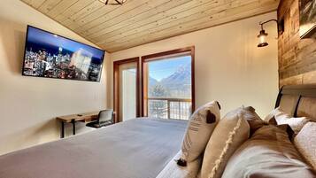 2 camere, una scrivania, ferro/asse da stiro, culla da viaggio