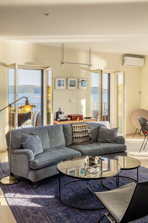 Téléviseur connecté, foyer, imprimante