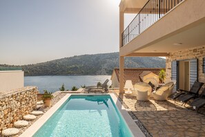 Piscine extérieure, piscine chauffée