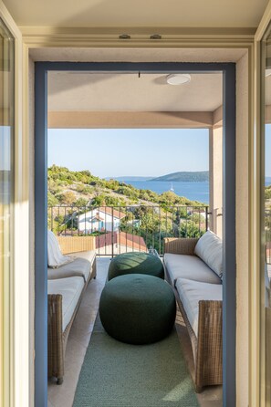 Interior - Luxury Villa Mooki Lovely Sea View,
Old Croatian architecture meets new Design!  (Vinisce)