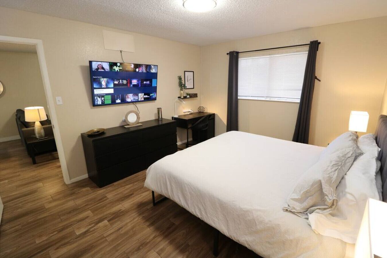 3 soverom, skrivebord, strykejern/-brett og wi-fi