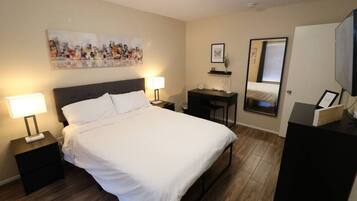 3 bedrooms, desk, iron/ironing board, WiFi