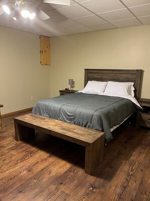 4 soverom, strykejern/-brett, wi-fi (inkludert) og sengetøy