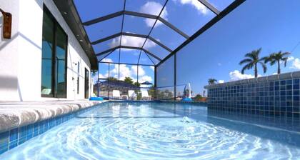 Beautiful, fun home w/3 masters, pool & spa