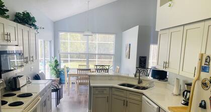 Oakchase villa with pool and gameroom sleeps 8 guests easy!