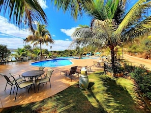10 piscinas externas